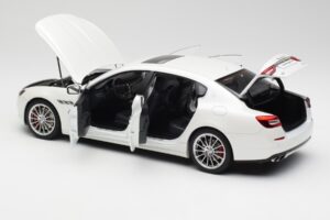 Maserati Quattroporte VI GTS アルパインホワイト AUTOart 1:18 75808 メタル - 画像 5/8