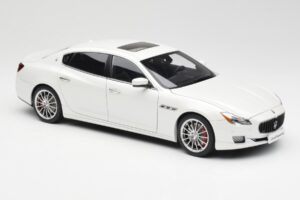 Maserati Quattroporte VI GTS アルパインホワイト AUTOart 1:18 75808 メタル - 画像 6/8