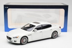 Maserati Quattroporte VI GTS アルパインホワイト AUTOart 1:18 75808 メタル - 画像 8/8
