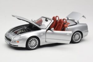 Maserati Spyder シルバー Maisto 1:18 31667 メタル - 画像 2/8