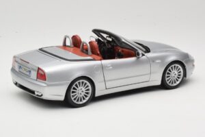 Maserati Spyder シルバー Maisto 1:18 31667 メタル - 画像 3/8