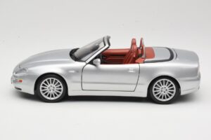 Maserati Spyder シルバー Maisto 1:18 31667 メタル - 画像 4/8