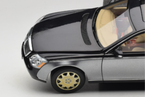 Maybach 57 SWB Caspian Black Himalayas Grey AUTOart 1:18 76151 メタル - 画像 8/9
