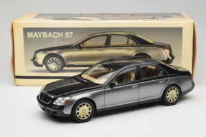Maybach 57 SWB Caspian Black Himalayas Grey AUTOart 1:18 76151 メタル - 画像 9/9