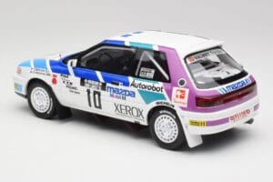 Mazda 323 GTX #10 T. Makinen / S. Harjanne 1000 Lakes Rally 1991 Otto 1:18 OT1099 レジン - 画像 5/6