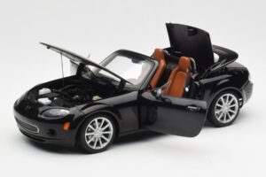 Mazda MX-5 NC Roadster リトラクタブルハードトップ US仕様 ブラック AUTOart 1:18 75971 メタル - 画像 3/10