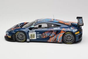 McLaren 12C GT3 #88 Von Ryan Racing A. Barff / T. Goodwin / B. Senna Spa 24 Hours 2013 Minichamps 1:18 151131388 メタル - 画像 3/6