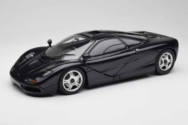McLaren F1 Blue Metallic Minichamps 1:12 530133130 メタル