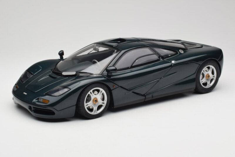 McLaren F1 Dark Green Metallic Minichamps 1:12 530133127 メタル