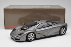 McLaren F1 Dark Silver Minichamps 1:12 530133124 メタル - 画像 8/8