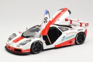 McLaren F1 GTR GT1 #30 West Competition J. Nielsen 1996 UT Models 1:18 39624 メタル - 画像 2/8
