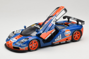 McLaren F1 GTR Gulf #33 R. Bellm / M. Weaver / J-J. Lehto 24 Hours of Le Mans 1996 UT Models 1:18 530161833 メタル - 画像 2/8