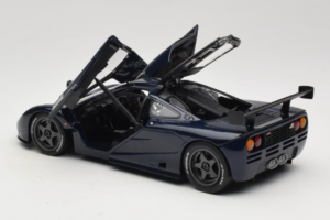 McLaren F1 GTR Le Mans Edition パープル UT Models 1:18 MCLAREN001 メタル - 画像 5/8