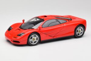 McLaren F1 マグマレッド Minichamps 1:18 530133422 メタル