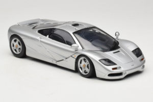 McLaren F1 シルバー UT Models 1:18 530133180-R1 メタル - 画像 6/8