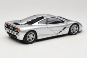 McLaren F1 シルバー LCD 1:18 LCD18014-SI メタル - 画像 3/8