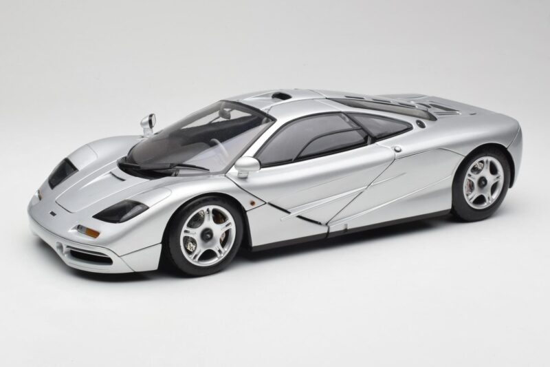 McLaren F1 シルバー Minichamps 1:12 530133129 メタル