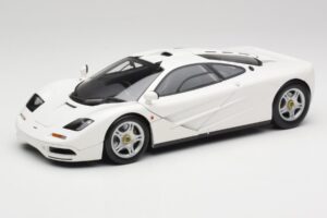 McLaren F1 ホワイト Minichamps 1:18 530133424 メタル