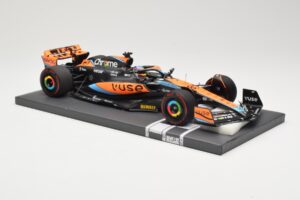McLaren MCL60 #81 O. Piastri F1 2023 Minichamps 1:18 537231881 メタル - 画像 4/6