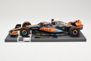McLaren MCL60 #81 O. Piastri F1 2023 Minichamps 1:18 537231881 メタル