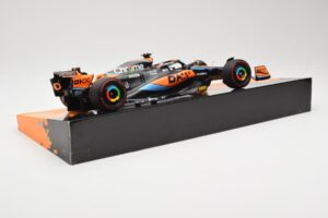 McLaren MCL60 #81 O. Piastri Australian GP 2023 Minichamps 1:18 533231881 メタル - 画像 3/5