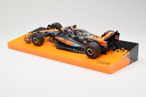 McLaren MCL60 #81 O. Piastri Australian GP 2023 Minichamps 1:18 533231881 メタル - 画像 4/5