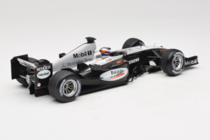 McLaren MP4-19 Mercedes J.P. Montoya Test Car 2005 Minichamps 1:18 533051880 メタル - 画像 2/7