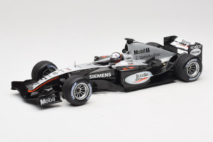 McLaren MP4-19 Mercedes J.P. Montoya Test Car 2005 Minichamps 1:18 533051880 メタル