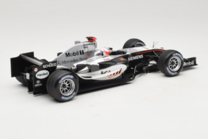McLaren MP4-20 Mercedes #9 K. Raikkonen F1 2005 Minichamps 1:18 B66962337 メタル - 画像 2/6