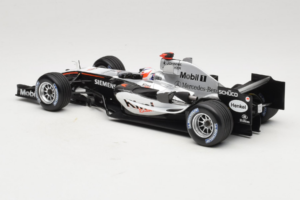 McLaren MP4-20 Mercedes #9 K. Raikkonen F1 2005 Minichamps 1:18 B66962337 メタル - 画像 5/6