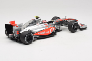 McLaren MP4-24 Mercedes #2 H. Kovalainen F1 2009 Minichamps 1:18 503091802 メタル - 画像 2/7