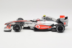 McLaren MP4-24 Mercedes #2 H. Kovalainen F1 2009 Minichamps 1:18 503091802 メタル - 画像 3/7