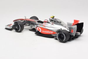 McLaren MP4-24 Mercedes #2 H. Kovalainen F1 2009 Minichamps 1:18 503091802 メタル - 画像 5/7