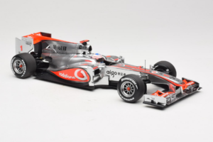 McLaren MP4-25 Mercedes #1 J. Button Vodafone McLaren Showcar F1 2010 Minichamps 1:18 530101801 メタル - 画像 4/7