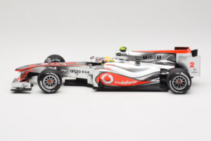 McLaren MP4-25 Mercedes #2 L. Hamilton Vodafone McLaren F1 2010 Minichamps 1:18 530101802 メタル - 画像 3/7
