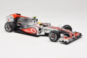 McLaren MP4-25 Mercedes #2 L. Hamilton Vodafone McLaren F1 2010 Minichamps 1:18 530101802 メタル - 画像 4/7