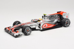McLaren MP4-25 Mercedes #2 L. Hamilton Vodafone McLaren F1 2010 Minichamps 1:18 530101802 メタル