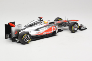 McLaren MP4-26 Mercedes #3 L. Hamilton Vodafone McLaren F1 2011 Minichamps 1:18 530111803 メタル - 画像 2/7