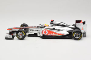 McLaren MP4-26 Mercedes #3 L. Hamilton Vodafone McLaren F1 2011 Minichamps 1:18 530111803 メタル - 画像 3/7