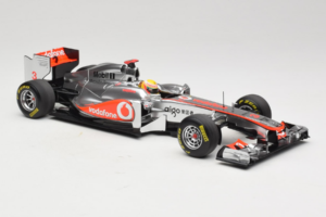 McLaren MP4-26 Mercedes #3 L. Hamilton Vodafone McLaren F1 2011 Minichamps 1:18 530111803 メタル - 画像 4/7