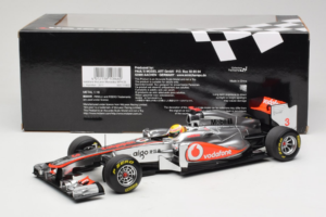 McLaren MP4-26 Mercedes #3 L. Hamilton Vodafone McLaren F1 2011 Minichamps 1:18 530111803 メタル - 画像 6/7