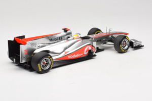 McLaren MP4-26 Mercedes #3 L. Hamilton Vodafone McLaren Showcar F1 2011 Minichamps 1:18 530111873 メタル - 画像 2/7