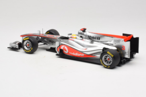 McLaren MP4-26 Mercedes #3 L. Hamilton Vodafone McLaren Showcar F1 2011 Minichamps 1:18 530111873 メタル - 画像 5/7