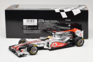 McLaren MP4-26 Mercedes #3 L. Hamilton Vodafone McLaren Showcar F1 2011 Minichamps 1:18 530111873 メタル - 画像 6/7