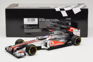 McLaren MP4-27 Mercedes #3 J. Button Vodafone McLaren Showcar F1 2012 Minichamps 1:18 530121873 メタル - 画像 6/7