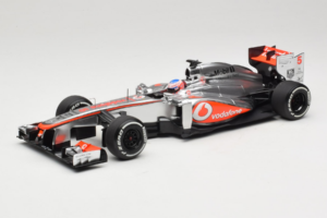 McLaren MP4-28 Mercedes #5 J. Button Vodafone McLaren F1 2013 Minichamps 1:18 530131805 メタル