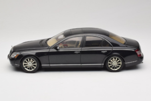 Maybach 57S ブラック AUTOart 1:18 76156 メタル - 画像 4/7