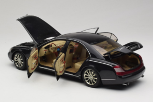 Maybach 57S ブラック AUTOart 1:18 76156 メタル - 画像 5/7