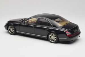 Maybach 57S ブラック AUTOart 1:18 76156 メタル - 画像 6/7