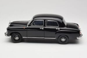Mercedes 180 W120 Ponton ブラック Revell 1:18 08973 メタル - 画像 4/8